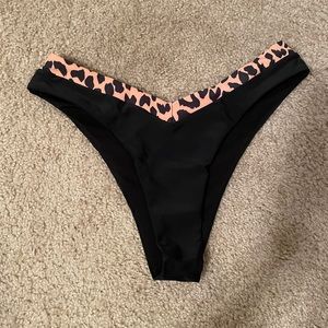 NWOT High cut bikini bottoms